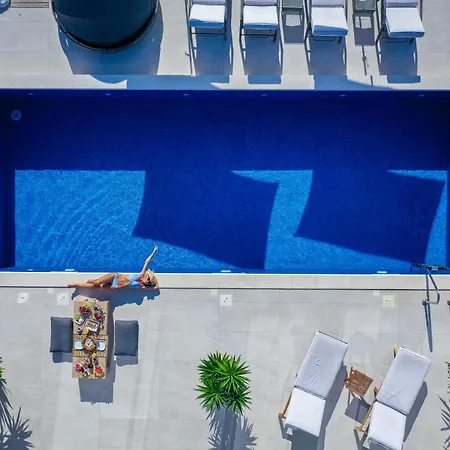 Carisma Island Villa *