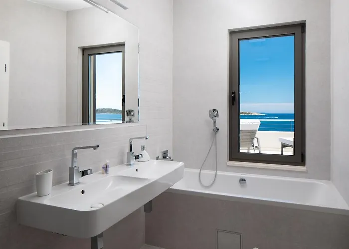 Carisma Island Villa *