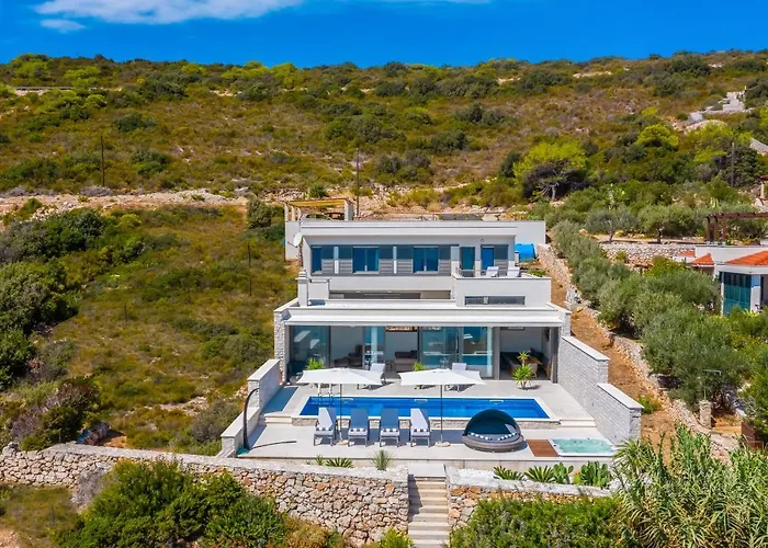 Carisma Island Villa Vis