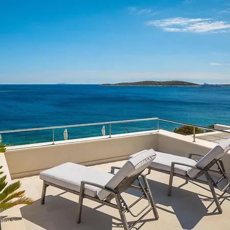 Villa Carisma Island